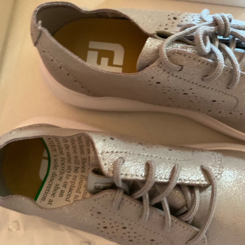 Foot joy golf shoes